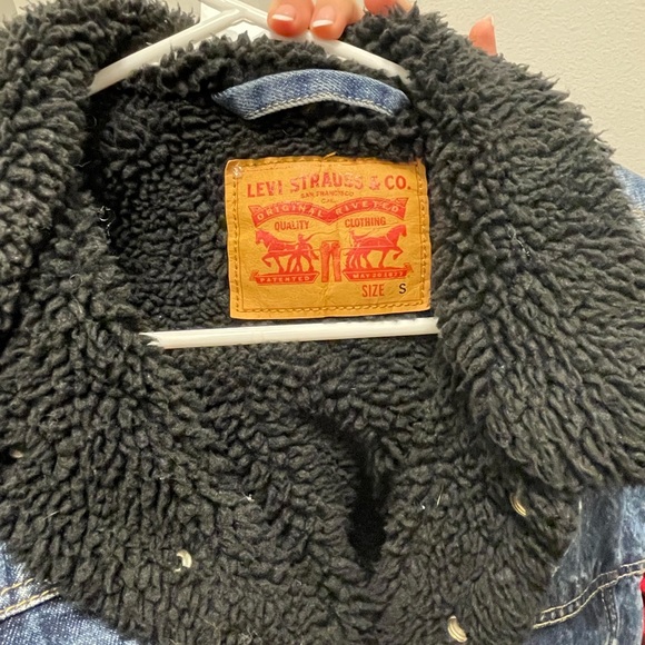 Levi Sherpa Jean Jacket with Flannel Sleeves - Picture 4 of 4